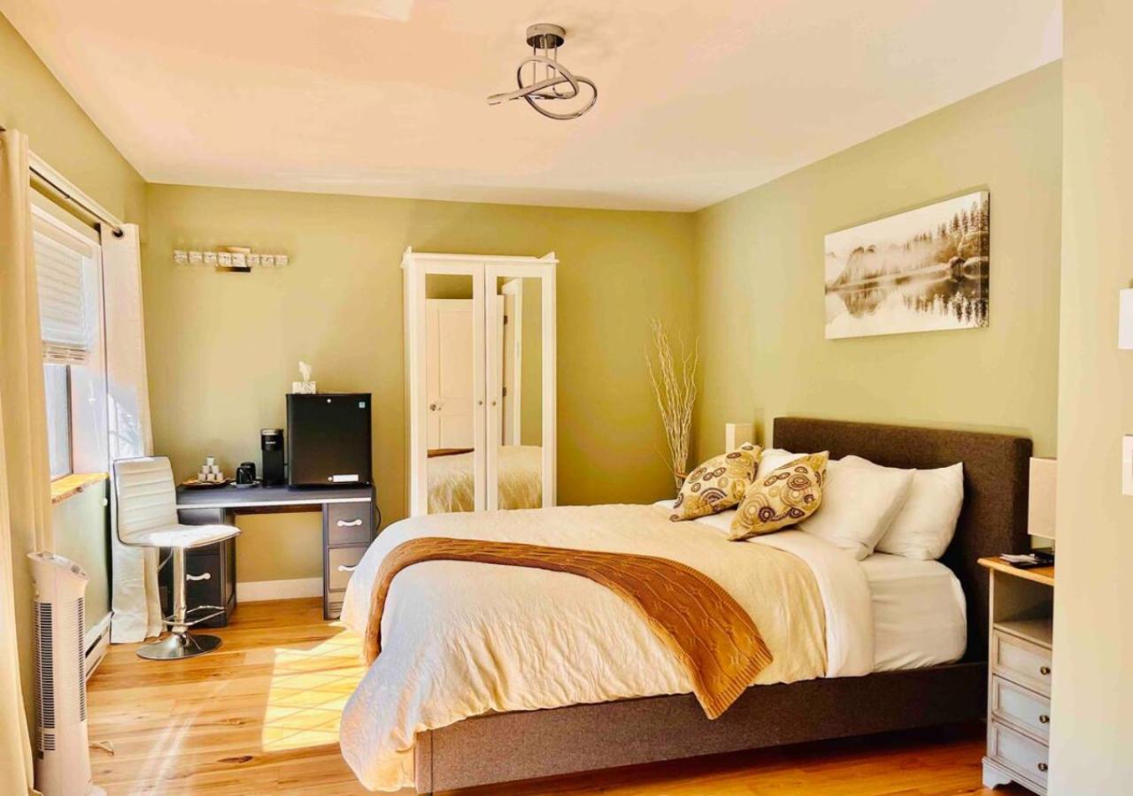 Bed and Breakfast Oceanside Manor - Golf Course View Qualicum Beach Exterior foto