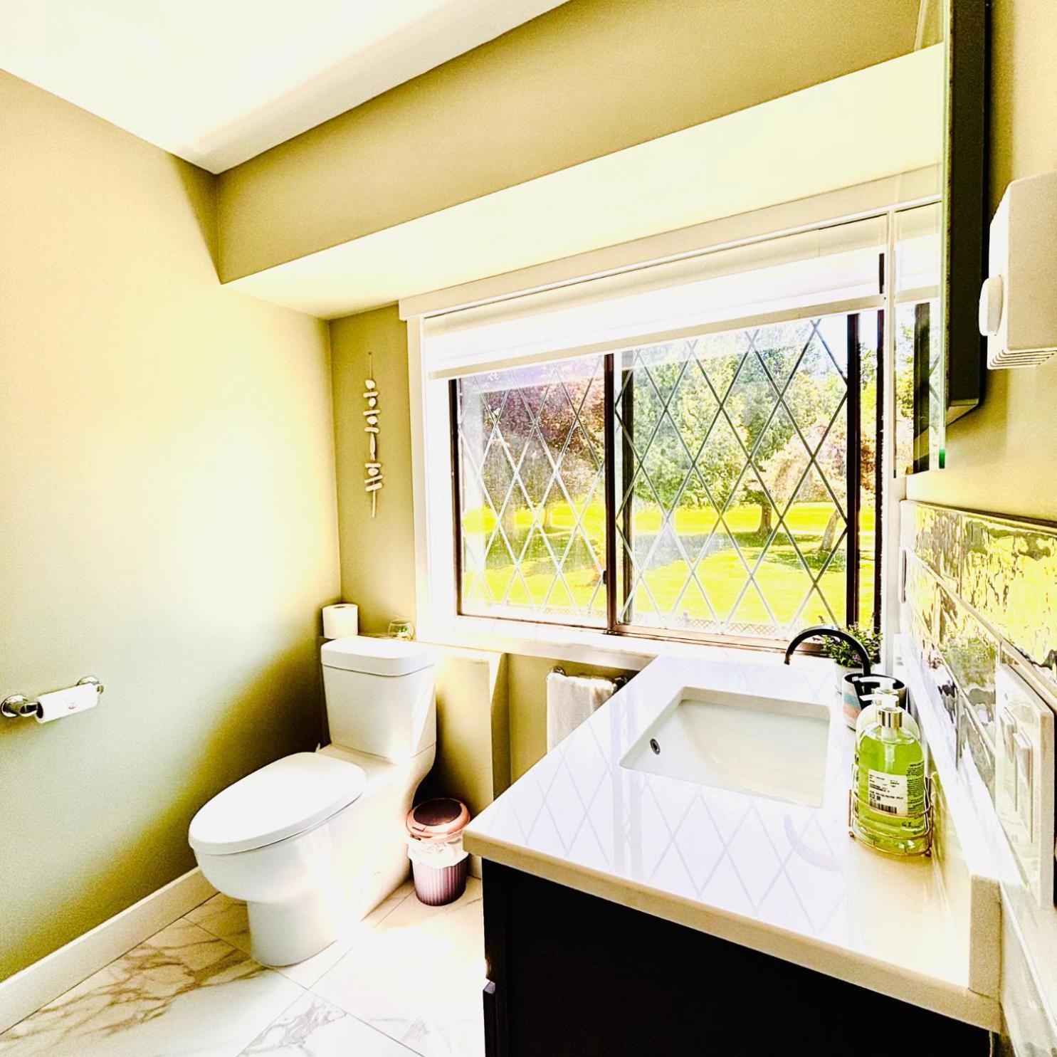 Bed and Breakfast Oceanside Manor - Golf Course View Qualicum Beach Exterior foto